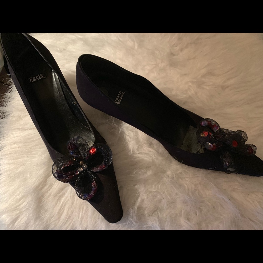 Shoes - Picture 2 of 6